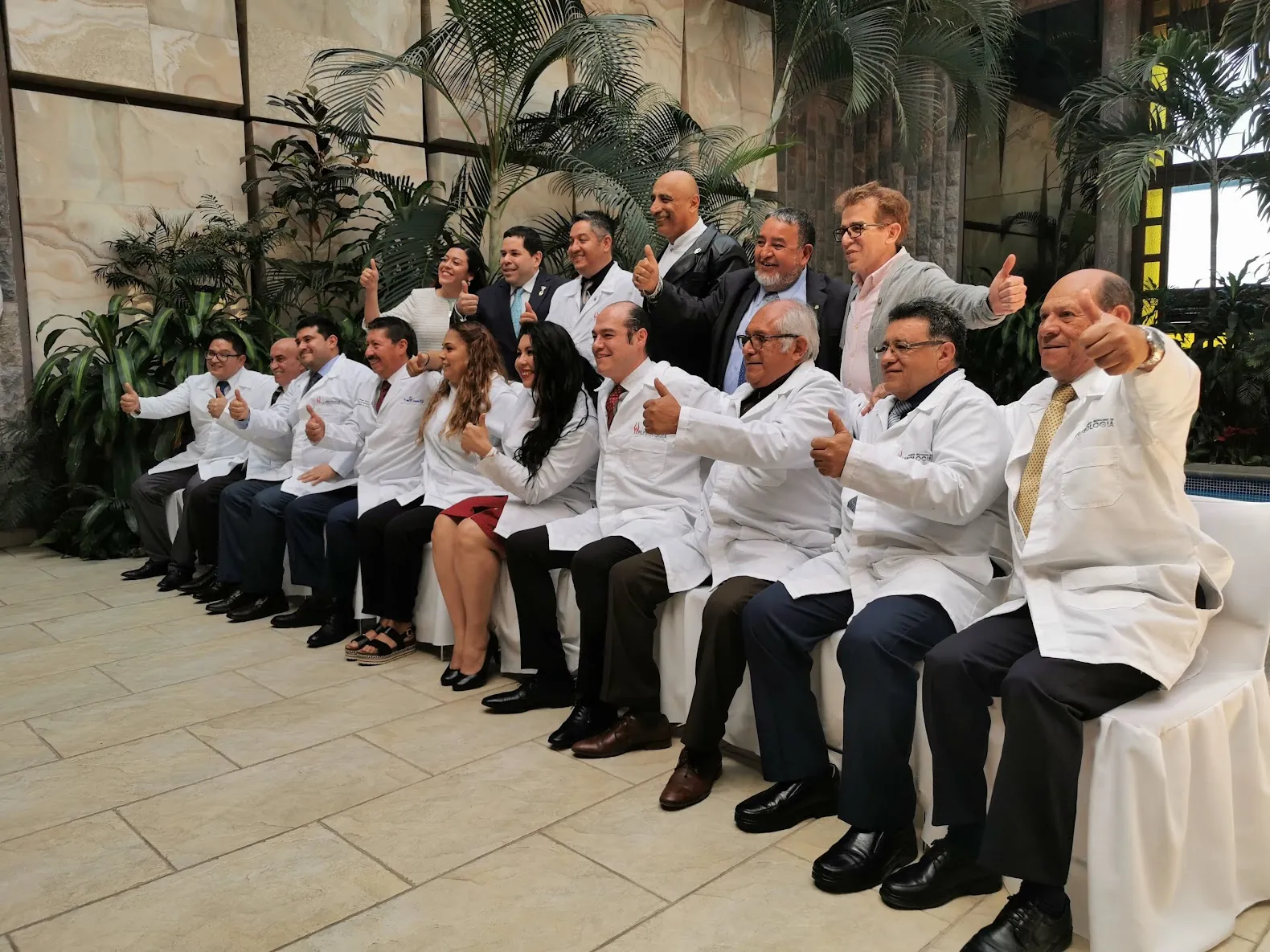 Médicos flebólogos del Instituto Mexicano de Flebología en convivencia académica